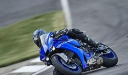 雅马哈r1改款爆料视频,全新动力与科技升级，视频爆料抢先看