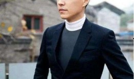 靳东儿时发小爆料视频,童年趣事曝光，兄弟情深引网友热议