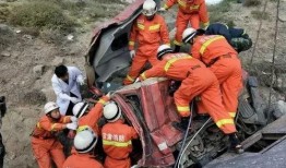 地雷爆料蛟龙救援视频,地雷爆料背后的生死较量